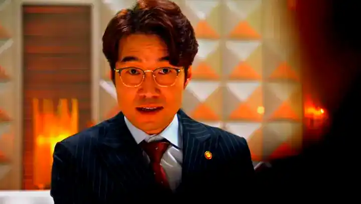 Song Young Kyu drama penuh karakter dalam adegan intens